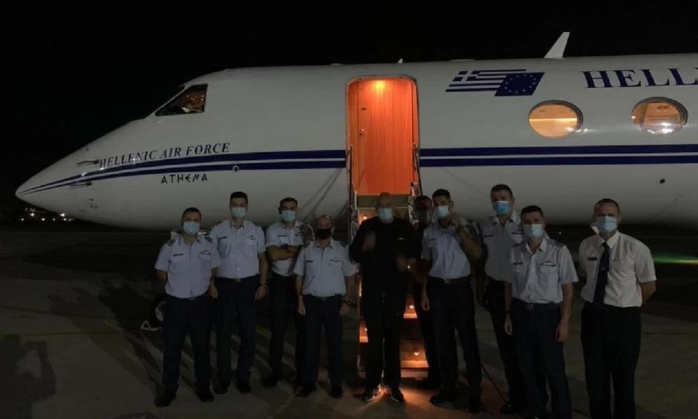 Ευχαριστήριο μήνυμα Δένδια στο πλήρωμα του αεροσκάφους "Αθηνά"